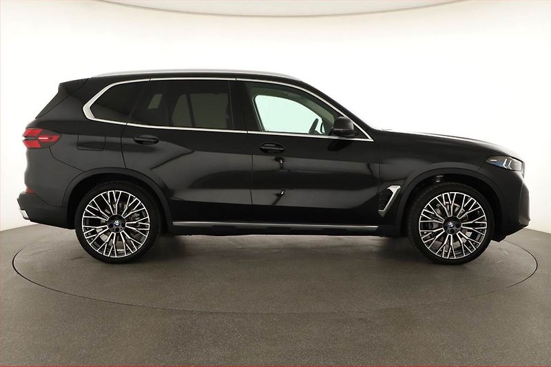 BMW X5 (2024) xDrive30d, Vzduch - fotka 6 z 16