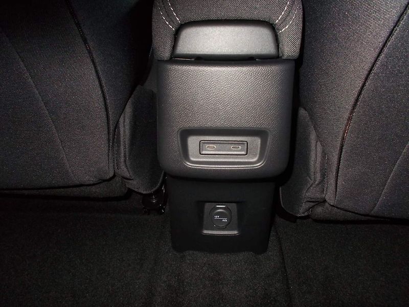 Opel Frontera (2026) GS Electric XL Elektromotor (8 - fotka 18 z 26