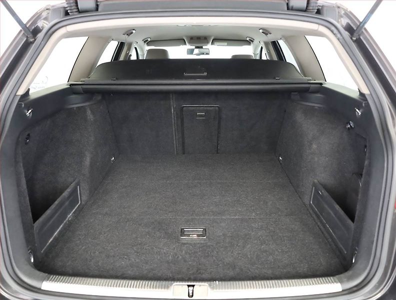 Volkswagen Passat (2008) Business 2.0 TDI, po STK - fotka 12 z 13