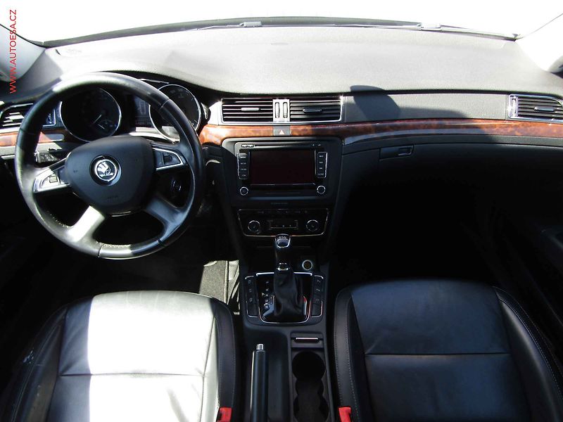 Škoda Superb (2014) 2.0TDi, Elegance, DSG, navi - fotka 8 z 23