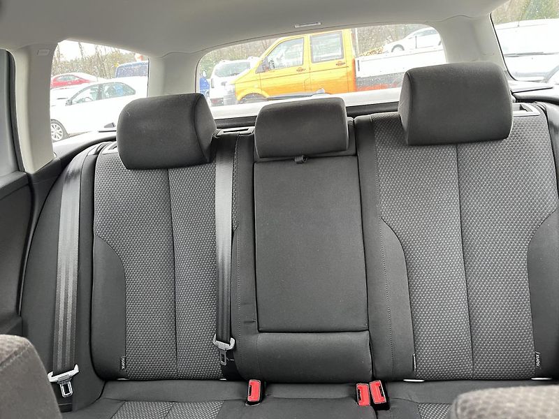 Volkswagen Passat 1.9 TDI - fotka 11 z 18