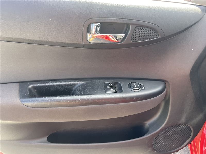 Hyundai i20 1,4 i 73kw Automat, Klima, LPG - fotka 18 z 28