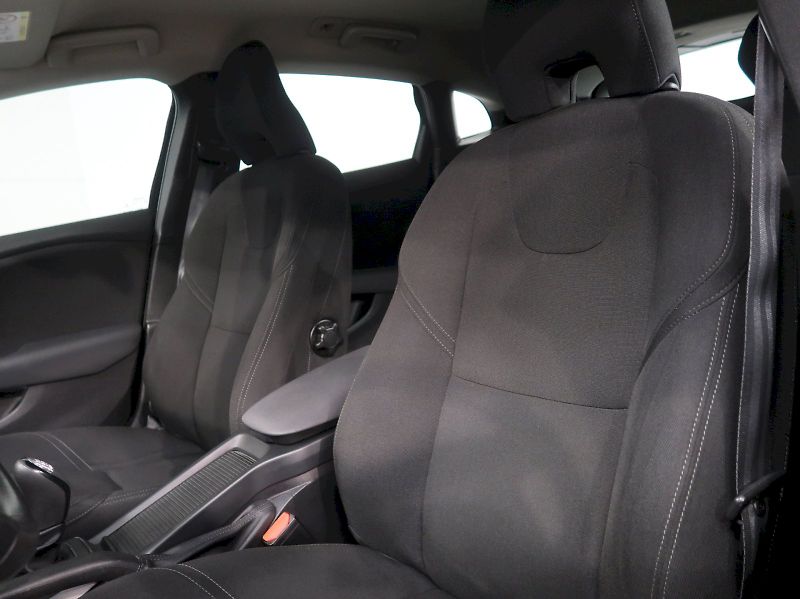 Volvo V40 (2016) 2.0D 88KW - fotka 22 z 26