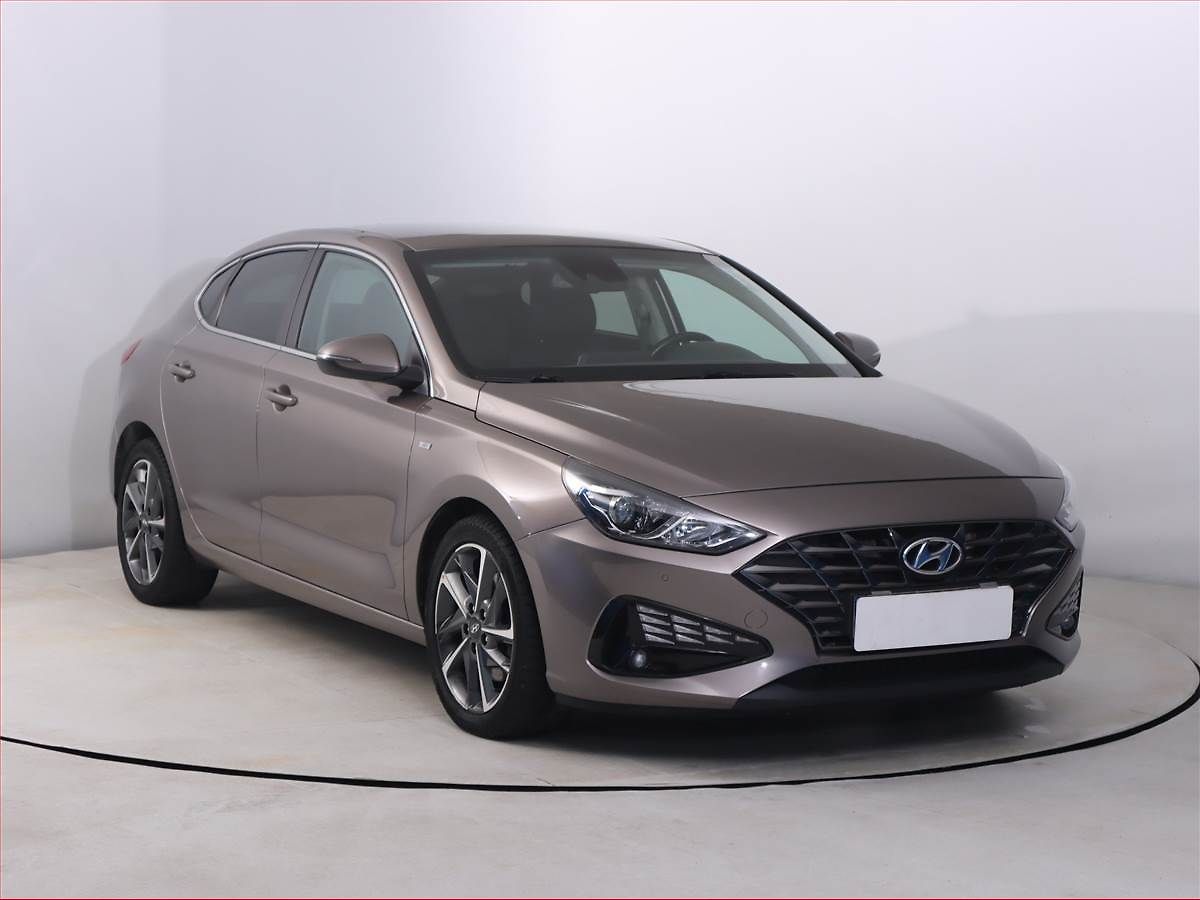 Hyundai i30 1.5 T-GDI MHEV, Serv.kniha