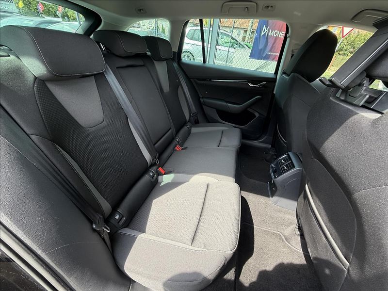 Škoda Octavia 1,5 TSi DPH  ACC,LED,KESSY,ALU - fotka 32 z 50