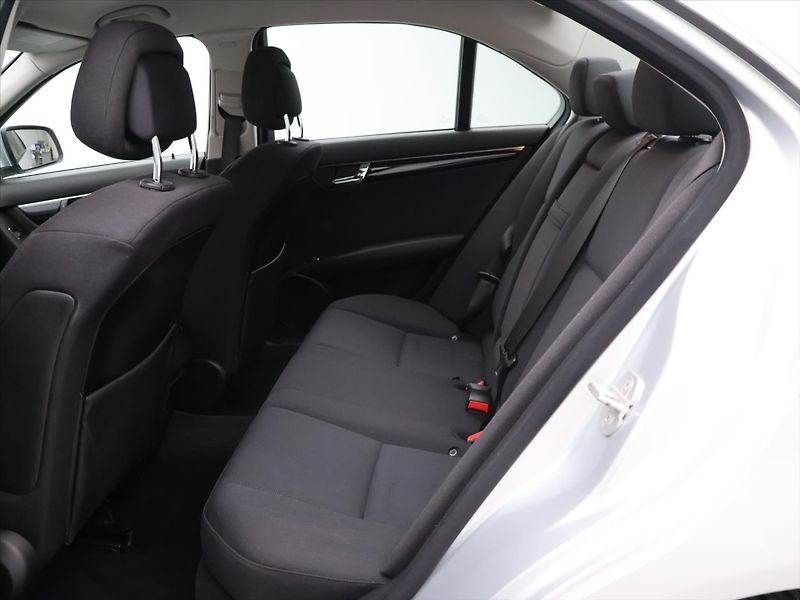 Mercedes-Benz Třídy C 2.2 200CDI 100KW 78'786 km - fotka 13 z 28