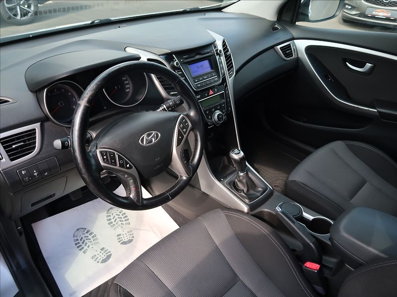 Hyundai i30 1,6 GDi,99kW,NovéČR,Aut.klima - fotka 9 z 23