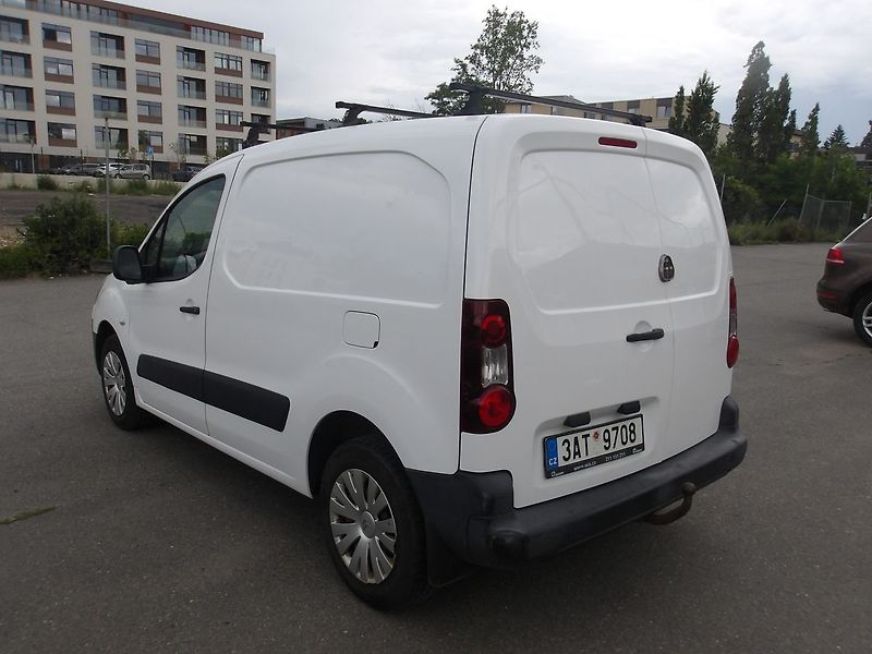 Citroën Berlingo 1,6HDi 3 MÍSTA !!!1.MAJITEL ! - fotka 9 z 30