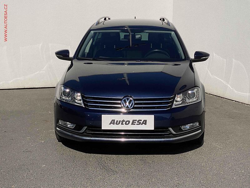 Volkswagen Passat (2014) 2.0 TSi, Highline, bixen - fotka 2 z 17