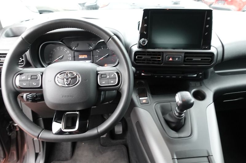 Toyota ProAce City Verso 1.5 D4-D 130 - 6 MT Long 5D Fa - fotka 16 z 32