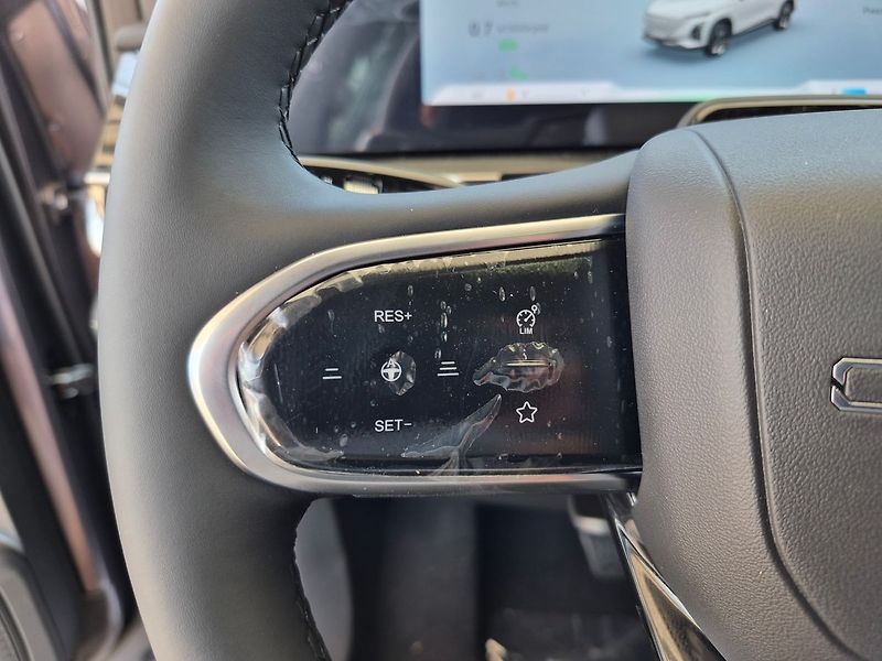 Omoda 5 1,6 TGDi Premium 108 kW - fotka 9 z 16
