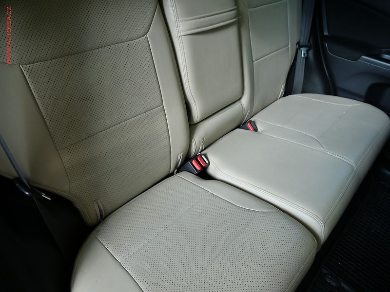 Honda CR-V (2016) 2.0i 4WD, ČR, Comfort - fotka 12 z 24