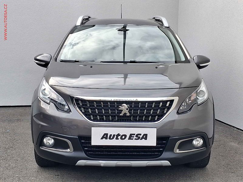 Peugeot 2008 (2019) 1.2 PT, Allure, AT, TZ, navi - fotka 2 z 19