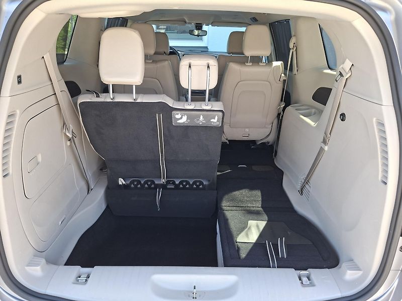 Chrysler Pacifica (2018) 3,6L Hybrid, krásný stav  - fotka 15 z 45