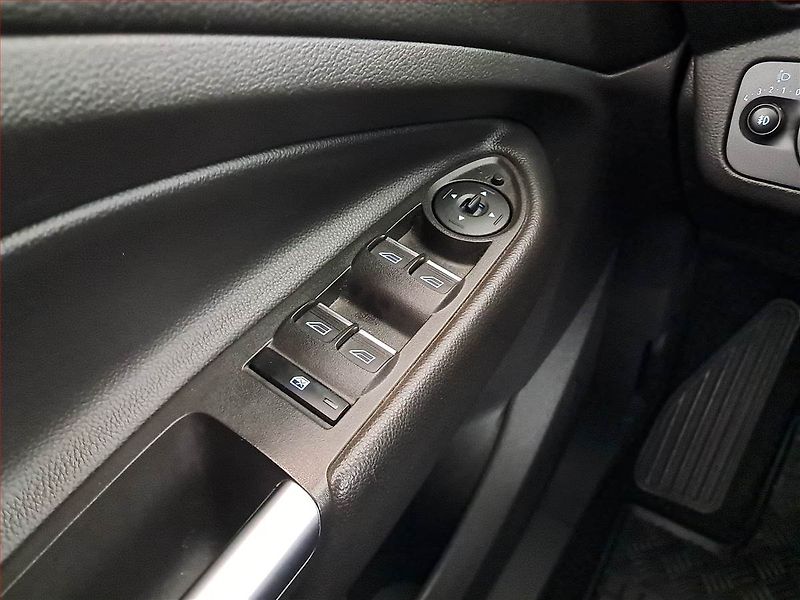 Ford Kuga (2017) Titanium 1.5 EcoBoost, ČR - fotka 19 z 20
