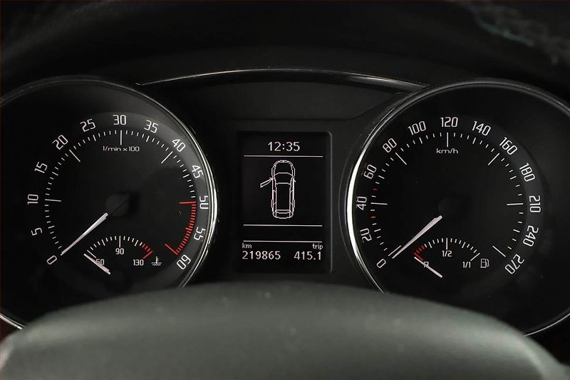 Škoda Superb (2014) Elegance 2.0 TDI, Automat - fotka 8 z 16