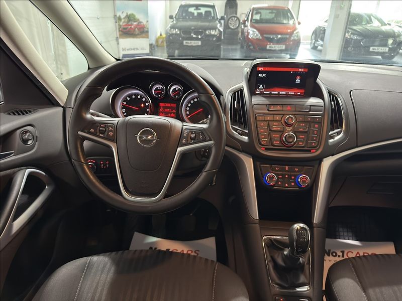 Opel Zafira 1,4   TURBO KAMERA XEN 7 MÍST - fotka 18 z 27