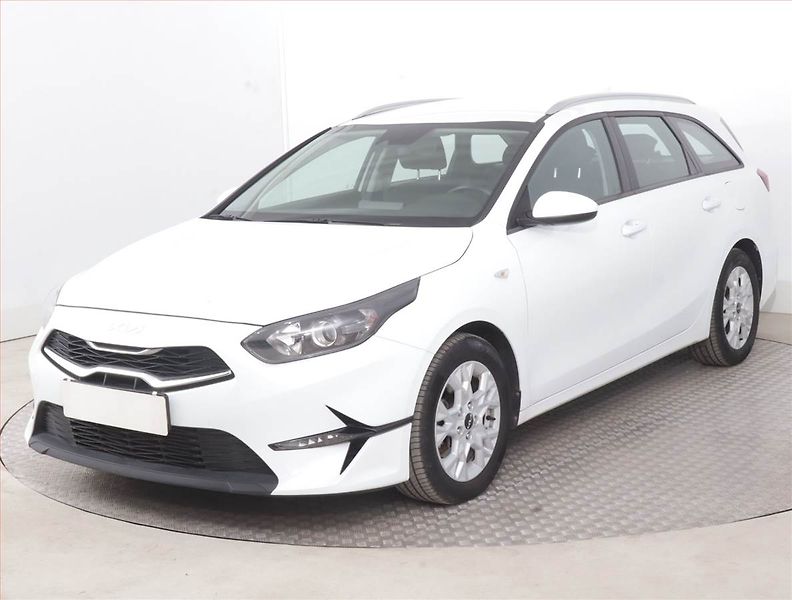 Kia Ceed (2023) Spin 1.0 T-GDI, SPIN, DPH - fotka 2 z 15