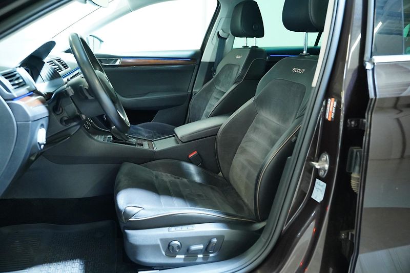 Škoda Superb - fotka 11 z 26