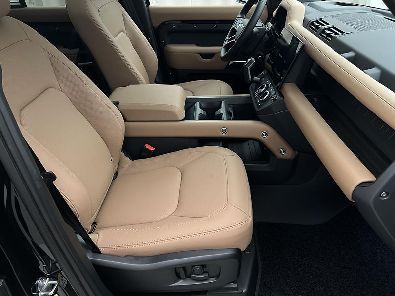Land Rover Defender (2026) 110 P425 X-DYNAMIC HSE AWD Aut - fotka 19 z 53
