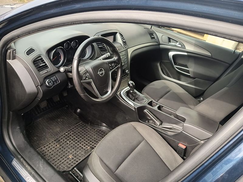 Opel Insignia 2.0 CDTI ST Edition - fotka 10 z 31