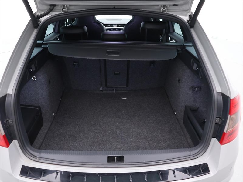 Škoda Octavia 2,0 TDI 135kW DSG RS CZ Maxton - fotka 10 z 26