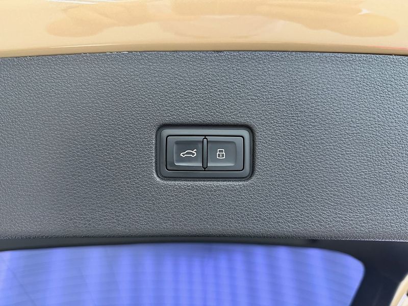 Audi Q8 50TDI QUATTRO S-LINE, PANORAMA - fotka 35 z 37