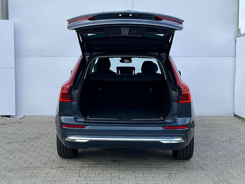 Volvo XC60 PLUS BRIGHT B5 AWD 184kW - fotka 9 z 31