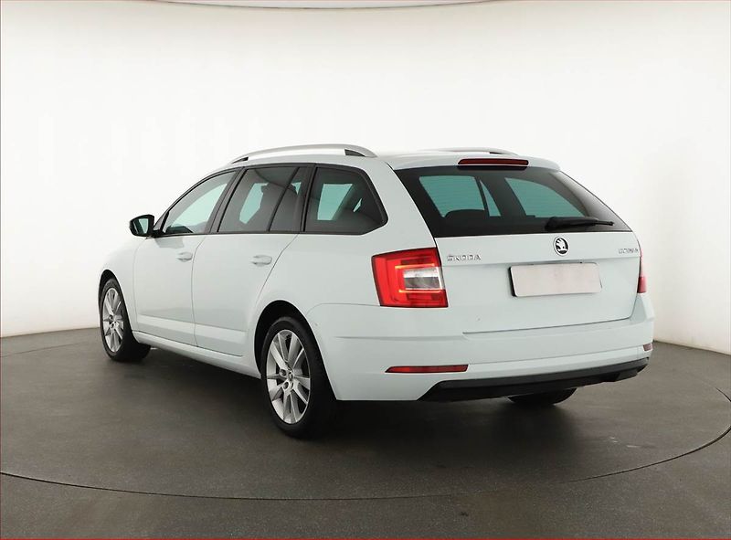 Škoda Octavia (2019) 1.6 TDI, Automat, Tempomat - fotka 4 z 19