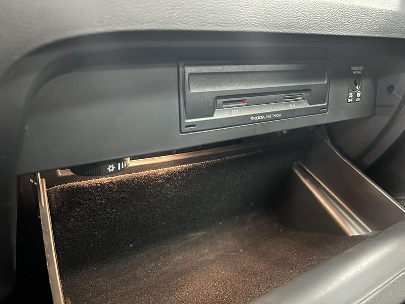 Škoda Octavia (2016) 2.0TDi SCOUT 4x4 DSG Bixe NAVI - fotka 21 z 34