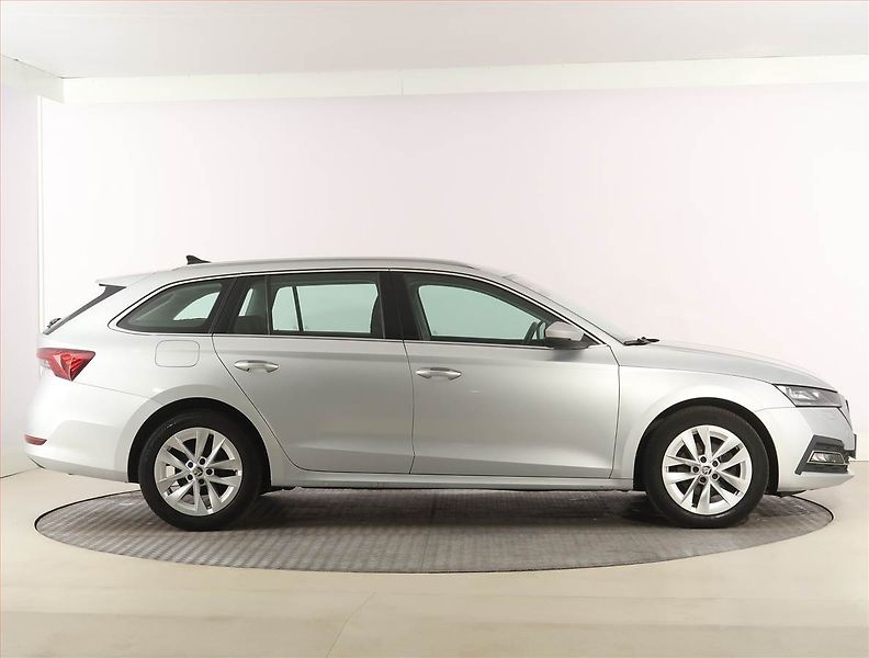 Škoda Octavia (2021) Style 2.0 TDI, Automat - fotka 6 z 31