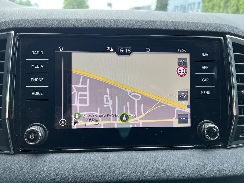 Škoda Karoq Style+ 1.5TSi 110kw PŮVOD ČR - fotka 24 z 46