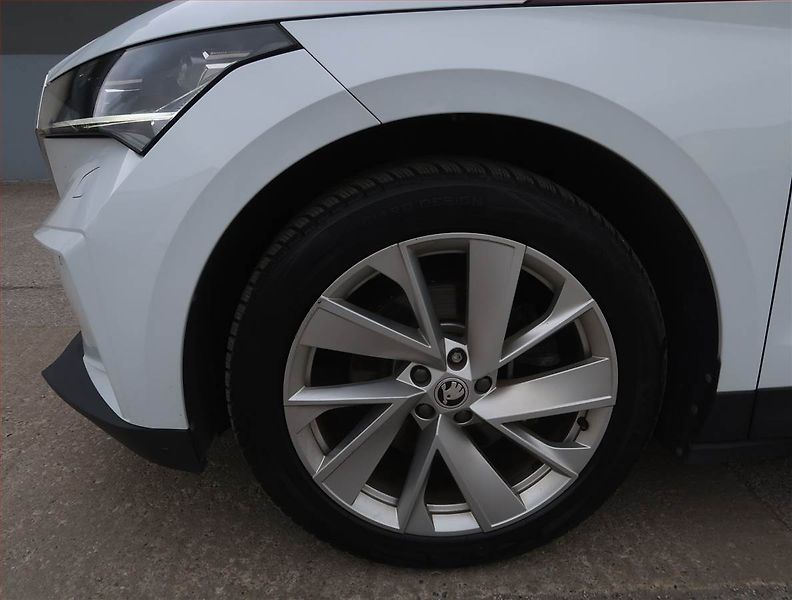 Škoda Enyaq (2021) Suite iV 60 (62 kWh), SoH 91% - fotka 15 z 23