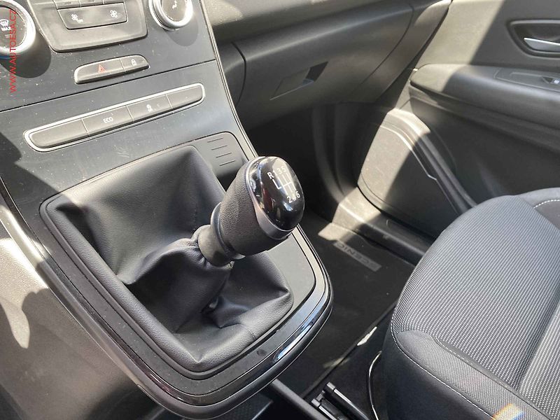 Renault Scénic (2017) 1.5 dCi, AC, tempo - fotka 14 z 14