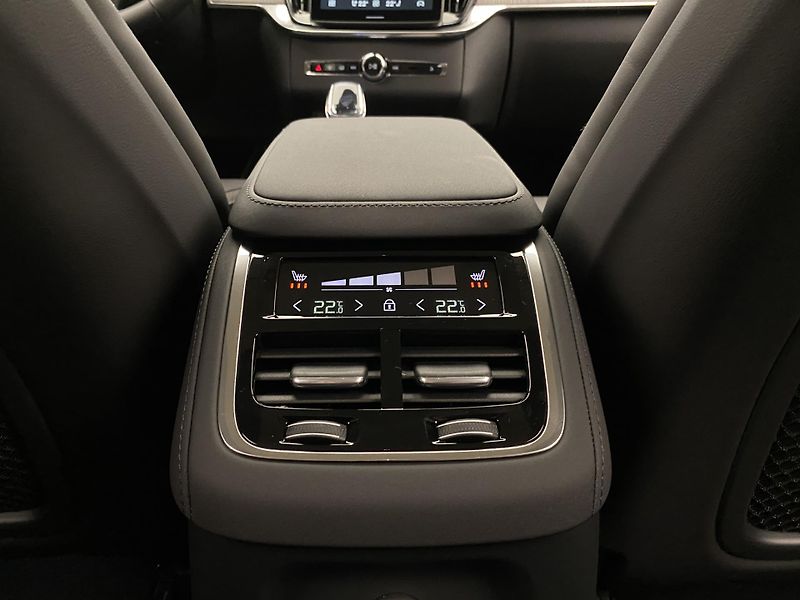 Volvo XC90 (2026) T8 AWD Plug-in DARK PLUS 7m - fotka 72 z 72