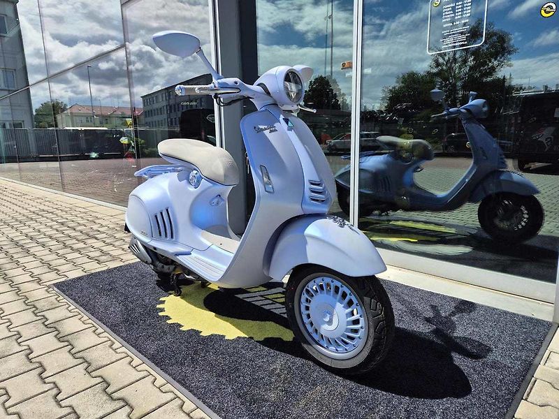 Vespa 946 (2025) 946 Snake E5+ - fotka 2 z 24