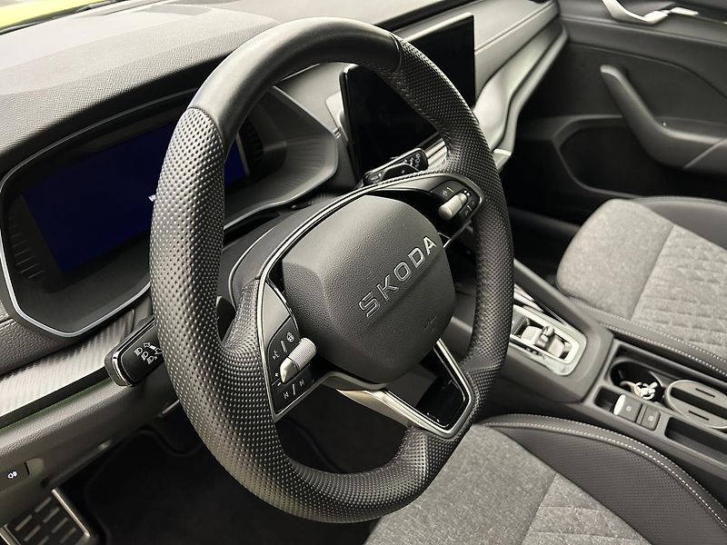 Škoda Octavia 2.0 TDI SportLine - fotka 9 z 23