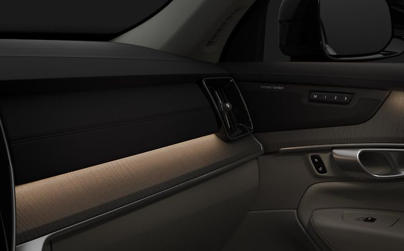 Volvo XC90 (2026) B5 AWD PLUS DARK - fotka 13 z 16
