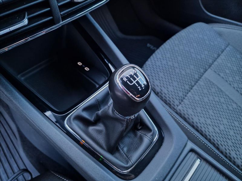 Škoda Octavia 2.0TDI Style, původ ČR,1.Maj. - fotka 35 z 50