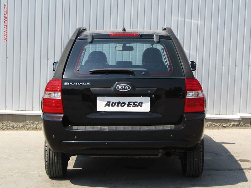 Kia Sportage (2005) 2.0i 4WD, AC, park.asist - fotka 5 z 14