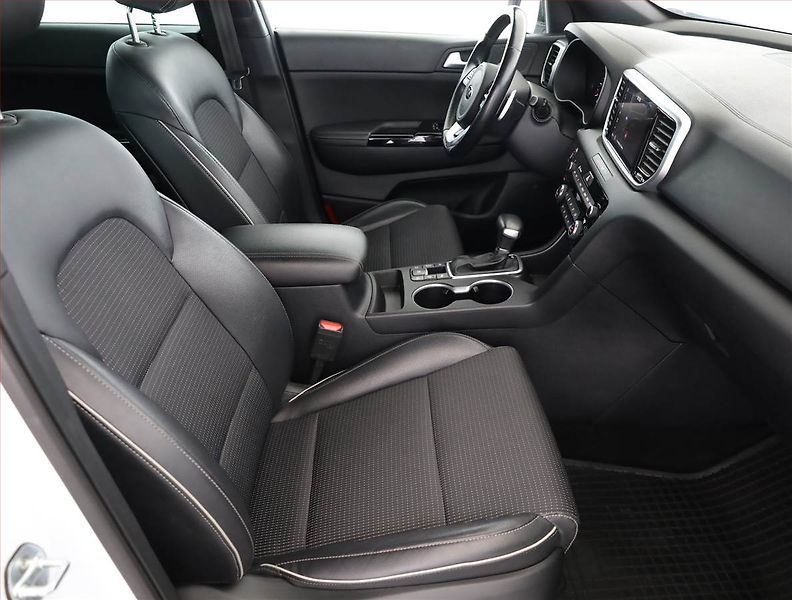 Kia Sportage (2021) 1.6 CRDi - fotka 7 z 21