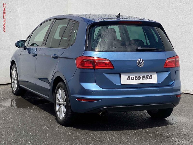 Volkswagen Golf Sportsvan (2015) 1.2 TSi, Lounge, navi - fotka 6 z 17
