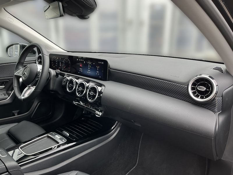 Mercedes-Benz Třídy A A-Třída 200 Progressive Line - fotka 15 z 21