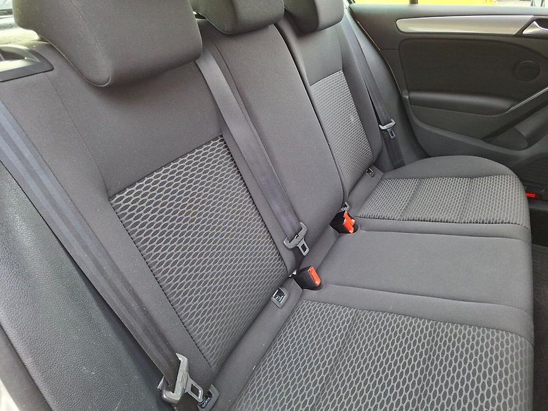 Volkswagen Golf (2011) 1.2TSI 63kW -NOVÉ ČR-S.KNIHA - fotka 18 z 38