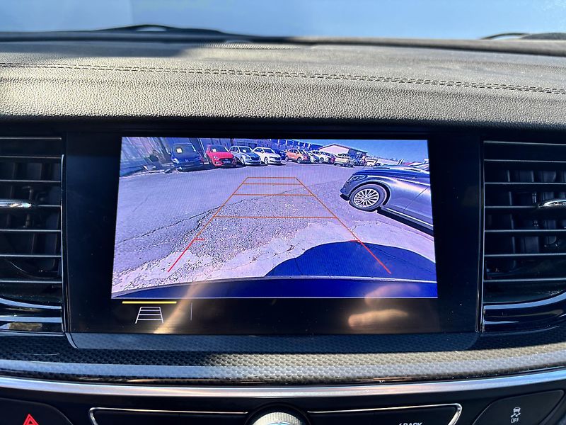 Opel Insignia (2022) 2.0CDTi 128kW Serv. kniha ALU! - fotka 28 z 33