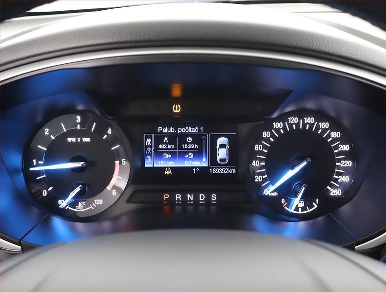 Ford Mondeo (2019) 2.0 EcoBlue, Automat - fotka 11 z 21