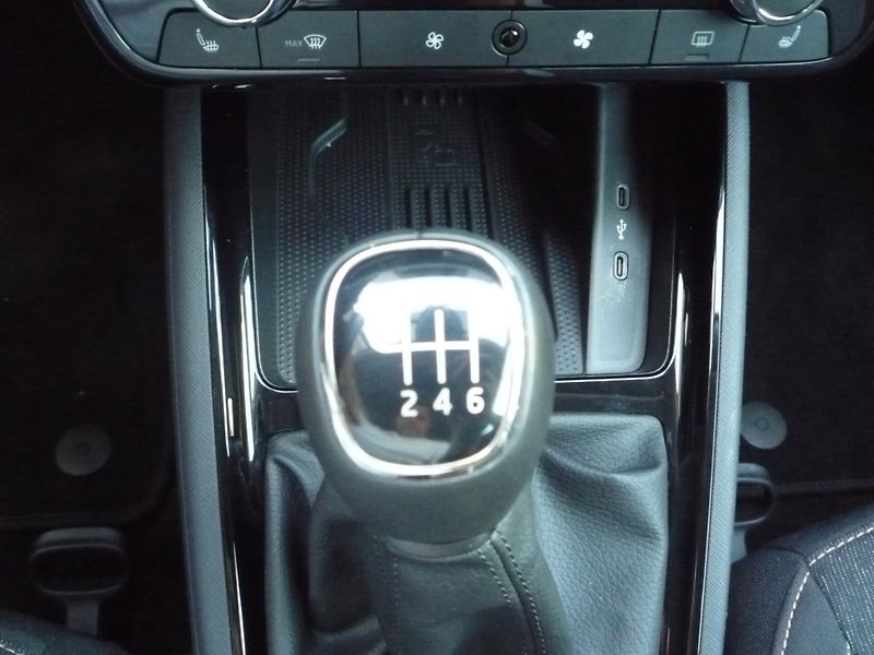 Škoda Scala (2025) 1,0TSi 85kW Top Selection - fotka 11 z 24