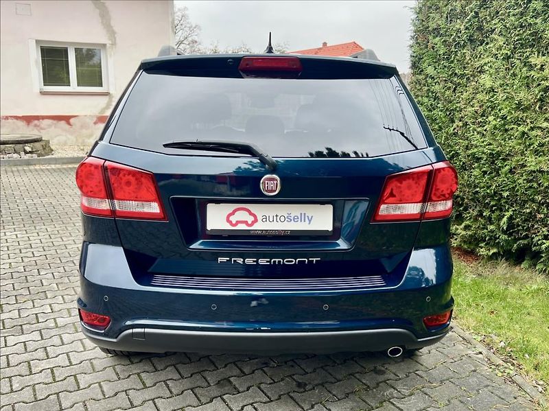 Fiat Freemont 2,0 Mjet URBAN / 7MÍST / - fotka 4 z 43