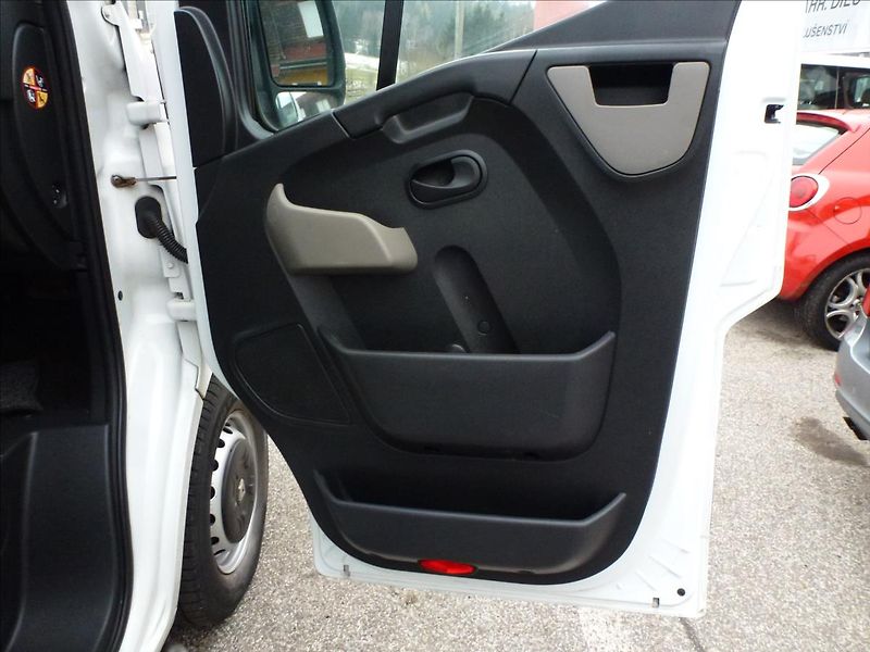 Renault Master 2,3 DCI L2H2 6 rychlostní - fotka 24 z 50