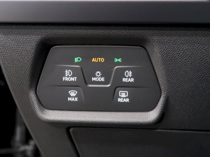 Cupra Leon (2025) 1.5eTSI 110KW DSG - fotka 37 z 41